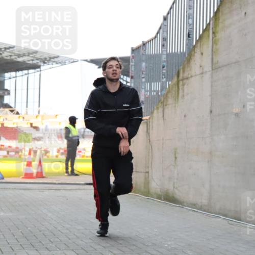 08.12.2024 - St. Pauli X-Mass-Run No. 14 H.Heesch http://msf.ph/oto/7488568 08.12.2024 09:53:45 Ziel 183, 2084, 3023, 3307, 859, 2844, 3023 meine-sportfotos.de