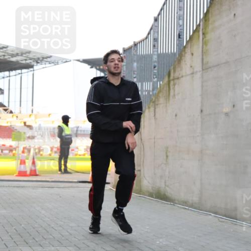 08.12.2024 - St. Pauli X-Mass-Run No. 14 H.Heesch http://msf.ph/oto/7488577 08.12.2024 09:53:45 Ziel 183, 2084, 3023, 3307, 859, 2844, 3023 meine-sportfotos.de