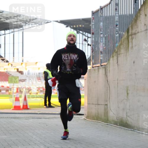 08.12.2024 - St. Pauli X-Mass-Run No. 14 H.Heesch http://msf.ph/oto/7488671 08.12.2024 09:53:51 Ziel 183, 859, 2084, 2844, 3023, 859, 1818, 2844 meine-sportfotos.de