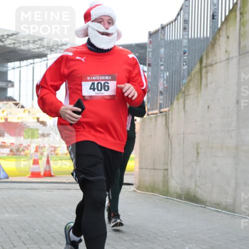 08.12.2024 - St. Pauli X-Mass-Run No. 14 H.Heesch http://msf.ph/oto/7488706 08.12.2024 10:03:34 Ziel 253, 406, 809, 1219, 1385, 1958, 2213, 2265, 3039, 406, 809, 2822 meine-sportfotos.de