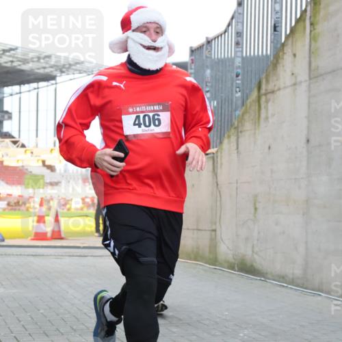 08.12.2024 - St. Pauli X-Mass-Run No. 14 H.Heesch http://msf.ph/oto/7488713 08.12.2024 10:03:34 Ziel 253, 406, 809, 1219, 1385, 1958, 2213, 2265, 3039, 406, 809, 2822 meine-sportfotos.de