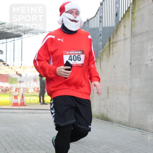 08.12.2024 - St. Pauli X-Mass-Run No. 14 H.Heesch http://msf.ph/oto/7488719 08.12.2024 10:03:34 Ziel 253, 406, 809, 1219, 1385, 1958, 2213, 2265, 3039, 406, 809, 2822 meine-sportfotos.de