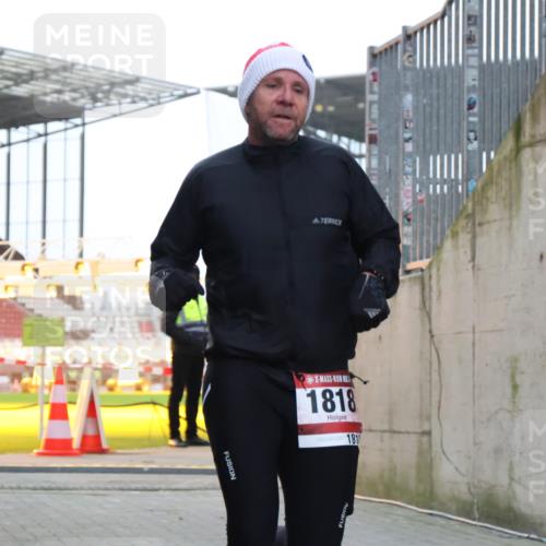 08.12.2024 - St. Pauli X-Mass-Run No. 14 H.Heesch http://msf.ph/oto/7488722 08.12.2024 09:53:57 Ziel 859, 1818, 2844, 3023, 1818 meine-sportfotos.de