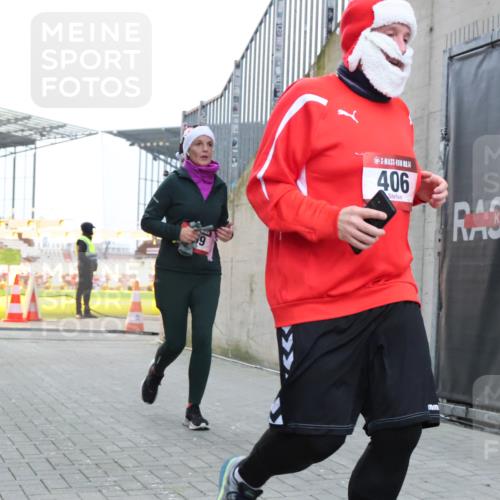 08.12.2024 - St. Pauli X-Mass-Run No. 14 H.Heesch http://msf.ph/oto/7488749 08.12.2024 10:03:34 Ziel 253, 406, 809, 1219, 1385, 1958, 2213, 2265, 3039, 406, 809, 2822 meine-sportfotos.de