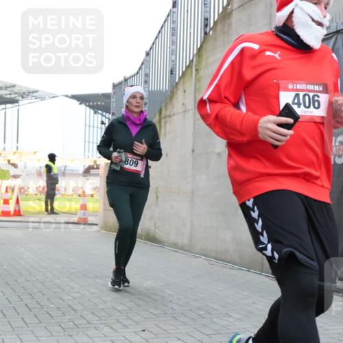 08.12.2024 - St. Pauli X-Mass-Run No. 14 H.Heesch http://msf.ph/oto/7488763 08.12.2024 10:03:34 Ziel 253, 406, 809, 1219, 1385, 1958, 2213, 2265, 3039, 406, 809, 2822 meine-sportfotos.de