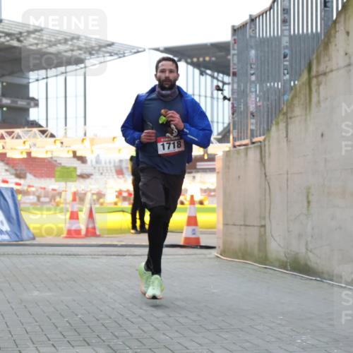 08.12.2024 - St. Pauli X-Mass-Run No. 14 H.Heesch http://msf.ph/oto/7488846 08.12.2024 09:54:16 Ziel 216, 1718, 216, 1718, 1850 meine-sportfotos.de
