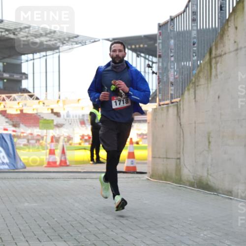 08.12.2024 - St. Pauli X-Mass-Run No. 14 H.Heesch http://msf.ph/oto/7488852 08.12.2024 09:54:16 Ziel 216, 1718, 216, 1718, 1850 meine-sportfotos.de