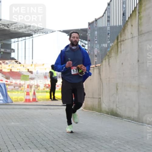 08.12.2024 - St. Pauli X-Mass-Run No. 14 H.Heesch http://msf.ph/oto/7488867 08.12.2024 09:54:16 Ziel 216, 1718, 216, 1718, 1850 meine-sportfotos.de