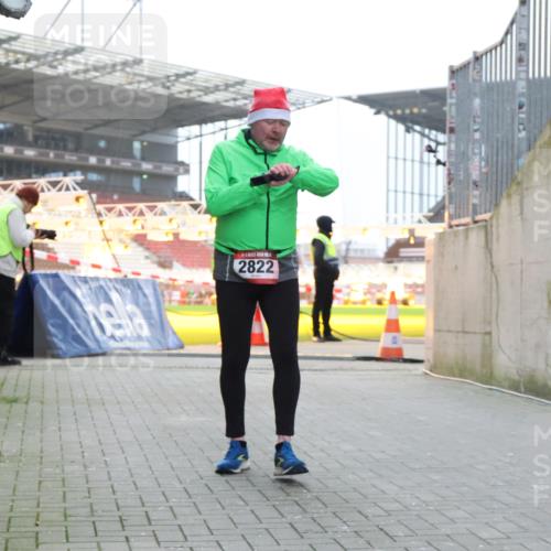 08.12.2024 - St. Pauli X-Mass-Run No. 14 H.Heesch http://msf.ph/oto/7488911 08.12.2024 10:03:40 Ziel 253, 406, 809, 1385, 2822, 3260 meine-sportfotos.de