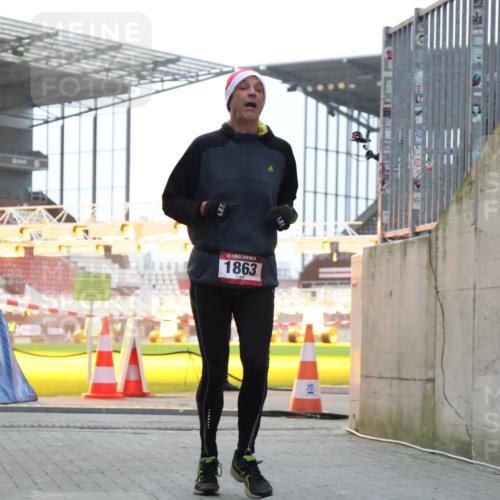 08.12.2024 - St. Pauli X-Mass-Run No. 14 H.Heesch http://msf.ph/oto/7489051 08.12.2024 09:54:53 Ziel 185, 1948, 1863, 2588 meine-sportfotos.de