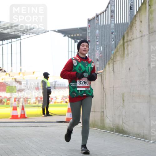 08.12.2024 - St. Pauli X-Mass-Run No. 14 H.Heesch http://msf.ph/oto/7489069 08.12.2024 10:03:48 Ziel 809, 2822, 3260, 1912, 1949, 3072, 3260 meine-sportfotos.de