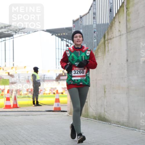08.12.2024 - St. Pauli X-Mass-Run No. 14 H.Heesch http://msf.ph/oto/7489094 08.12.2024 10:03:48 Ziel 809, 2822, 3260, 1912, 1949, 3072, 3260 meine-sportfotos.de