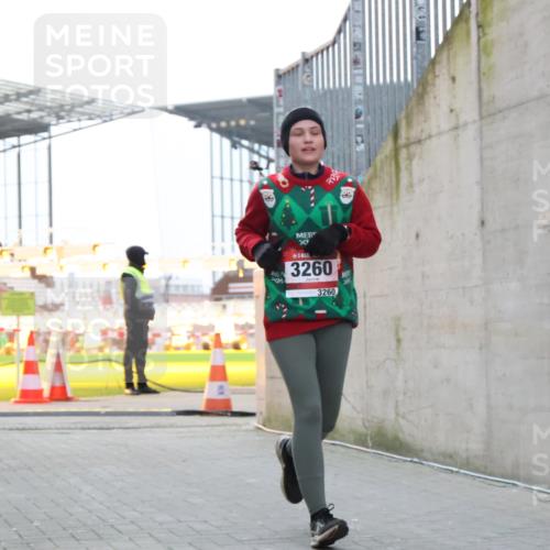 08.12.2024 - St. Pauli X-Mass-Run No. 14 H.Heesch http://msf.ph/oto/7489099 08.12.2024 10:03:48 Ziel 809, 2822, 3260, 1912, 1949, 3072, 3260 meine-sportfotos.de