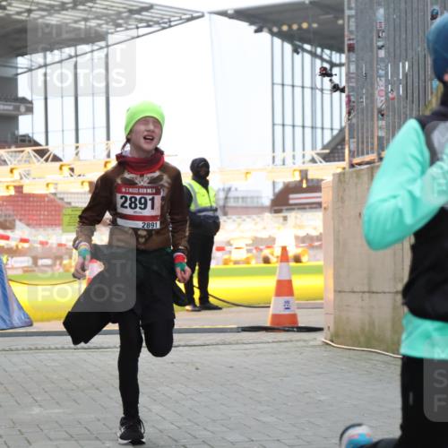 08.12.2024 - St. Pauli X-Mass-Run No. 14 H.Heesch http://msf.ph/oto/7489152 08.12.2024 09:55:02 Ziel 1863, 2588, 2891, 2588, 2891 meine-sportfotos.de