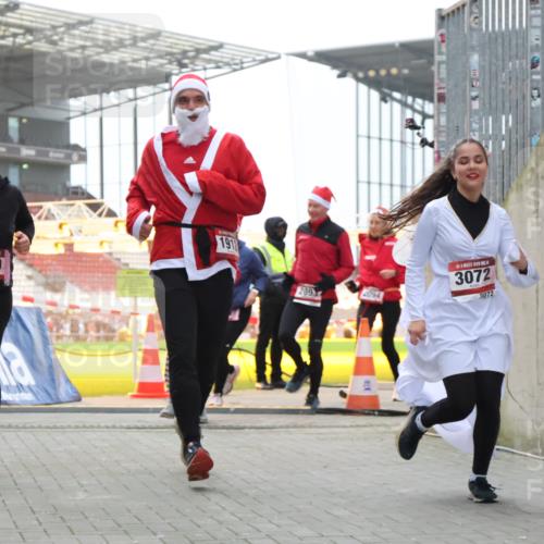 08.12.2024 - St. Pauli X-Mass-Run No. 14 H.Heesch http://msf.ph/oto/7489153 08.12.2024 10:03:54 Ziel 2822, 3260, 1912, 1949, 2093, 2094, 2098, 2663, 2848, 3062, 3063, 3070, 3072 meine-sportfotos.de