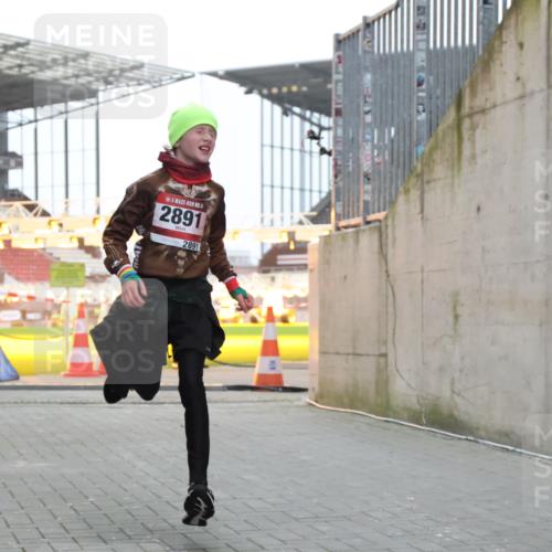 08.12.2024 - St. Pauli X-Mass-Run No. 14 H.Heesch http://msf.ph/oto/7489171 08.12.2024 09:55:03 Ziel 1863, 2588, 2891, 2588, 2891 meine-sportfotos.de