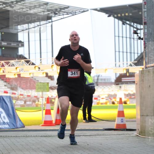 08.12.2024 - St. Pauli X-Mass-Run No. 14 H.Heesch http://msf.ph/oto/7489223 08.12.2024 09:55:14 Ziel 2588, 2891, 341 meine-sportfotos.de