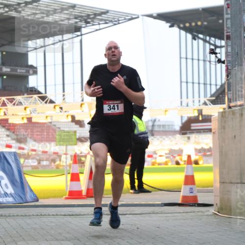 08.12.2024 - St. Pauli X-Mass-Run No. 14 H.Heesch http://msf.ph/oto/7489230 08.12.2024 09:55:14 Ziel 2588, 2891, 341 meine-sportfotos.de