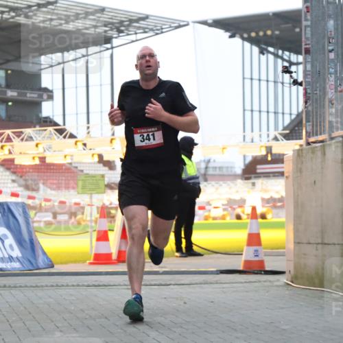 08.12.2024 - St. Pauli X-Mass-Run No. 14 H.Heesch http://msf.ph/oto/7489244 08.12.2024 09:55:14 Ziel 2588, 2891, 341 meine-sportfotos.de