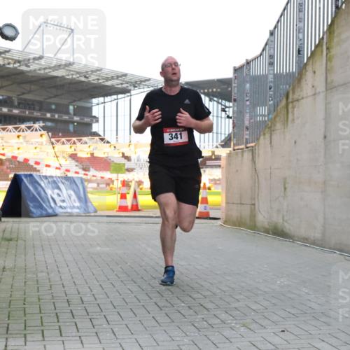 08.12.2024 - St. Pauli X-Mass-Run No. 14 H.Heesch http://msf.ph/oto/7489286 08.12.2024 09:55:15 Ziel 341, 2588, 2891, 341 meine-sportfotos.de