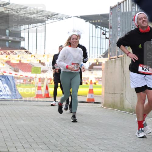 08.12.2024 - St. Pauli X-Mass-Run No. 14 H.Heesch http://msf.ph/oto/7489543 08.12.2024 10:04:05 Ziel 330, 1912, 1949, 2093, 2094, 2098, 2663, 2759, 2848, 3062, 3063, 3070, 3072, 330, 624, 1678, 2759, 2955, 3082, 3169, 3179, 3180 meine-sportfotos.de