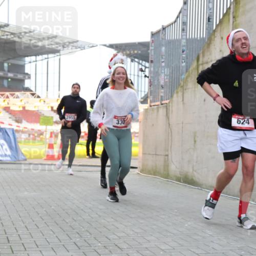 08.12.2024 - St. Pauli X-Mass-Run No. 14 H.Heesch http://msf.ph/oto/7489572 08.12.2024 10:04:05 Ziel 330, 1912, 1949, 2093, 2094, 2098, 2663, 2759, 2848, 3062, 3063, 3070, 3072, 330, 624, 1678, 2759, 2955, 3082, 3169, 3179, 3180 meine-sportfotos.de