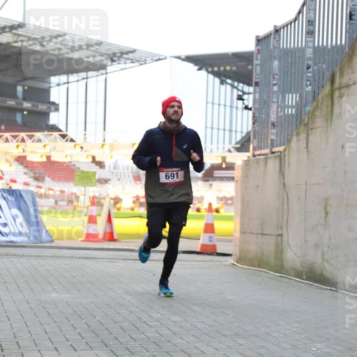 08.12.2024 - St. Pauli X-Mass-Run No. 14 H.Heesch http://msf.ph/oto/7489577 08.12.2024 09:55:39 Ziel 691, 881, 907, 691 meine-sportfotos.de