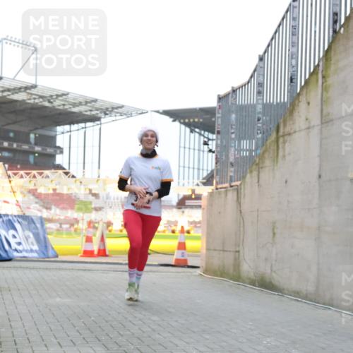 08.12.2024 - St. Pauli X-Mass-Run No. 14 H.Heesch http://msf.ph/oto/7489659 08.12.2024 09:55:47 Ziel 691, 3300 meine-sportfotos.de