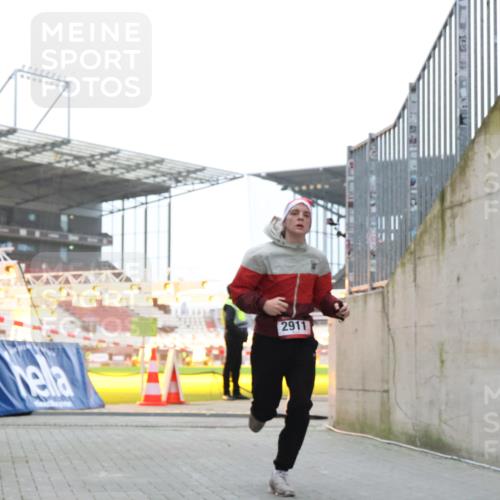 08.12.2024 - St. Pauli X-Mass-Run No. 14 H.Heesch http://msf.ph/oto/7489728 08.12.2024 09:56:03 Ziel 1946, 2911, 3094 meine-sportfotos.de