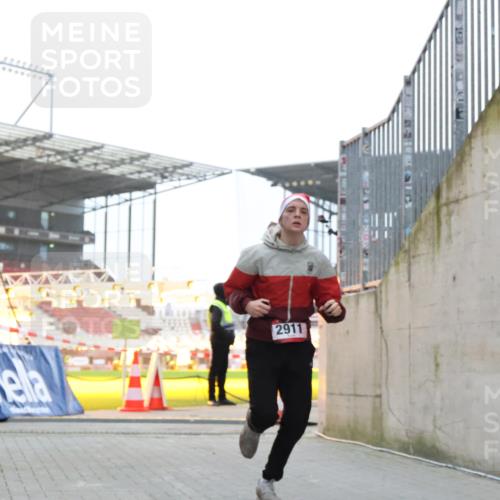 08.12.2024 - St. Pauli X-Mass-Run No. 14 H.Heesch http://msf.ph/oto/7489734 08.12.2024 09:56:03 Ziel 1946, 2911, 3094 meine-sportfotos.de