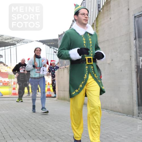08.12.2024 - St. Pauli X-Mass-Run No. 14 H.Heesch http://msf.ph/oto/7489858 08.12.2024 10:04:16 Ziel 330, 624, 1678, 2219, 2759, 2948, 2955, 3082, 3169, 3179, 3180, 815, 1565, 1788, 1870, 2219, 2819, 2933, 2948, 3071 meine-sportfotos.de
