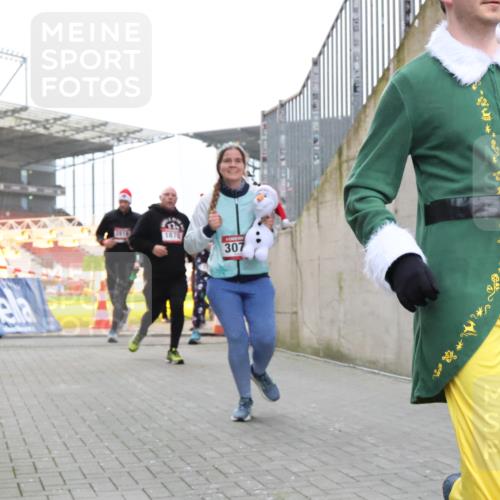 08.12.2024 - St. Pauli X-Mass-Run No. 14 H.Heesch http://msf.ph/oto/7489867 08.12.2024 10:04:17 Ziel 330, 624, 1678, 2219, 2759, 2948, 2955, 3082, 3169, 3179, 3180, 815, 1565, 1788, 1870, 2219, 2819, 2933, 2948, 3071 meine-sportfotos.de