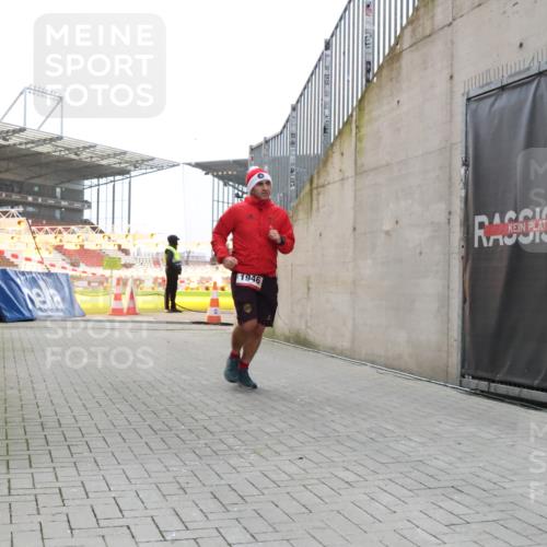 08.12.2024 - St. Pauli X-Mass-Run No. 14 H.Heesch http://msf.ph/oto/7489872 08.12.2024 09:56:09 Ziel 1946, 2911, 3094, 438, 1946, 3094 meine-sportfotos.de