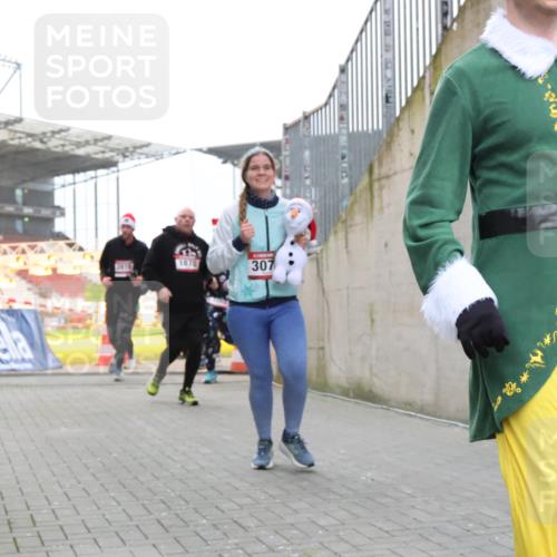 08.12.2024 - St. Pauli X-Mass-Run No. 14 H.Heesch http://msf.ph/oto/7489873 08.12.2024 10:04:17 Ziel 330, 624, 1678, 2219, 2759, 2948, 2955, 3082, 3169, 3179, 3180, 815, 1565, 1788, 1870, 2219, 2819, 2933, 2948, 3071 meine-sportfotos.de