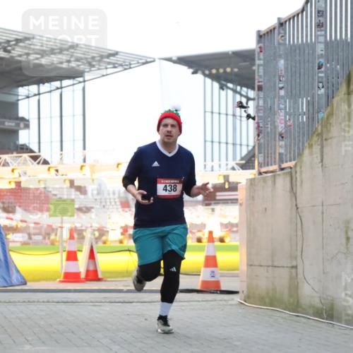 08.12.2024 - St. Pauli X-Mass-Run No. 14 H.Heesch http://msf.ph/oto/7489922 08.12.2024 09:56:13 Ziel 1946, 2911, 3094, 415, 438 meine-sportfotos.de