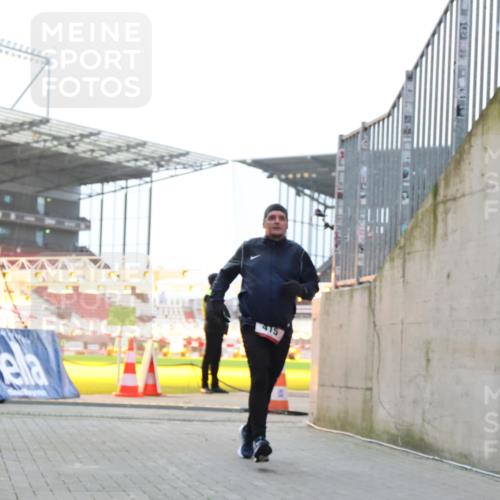 08.12.2024 - St. Pauli X-Mass-Run No. 14 H.Heesch http://msf.ph/oto/7489981 08.12.2024 09:56:17 Ziel 438, 1946, 2911, 3094, 415 meine-sportfotos.de