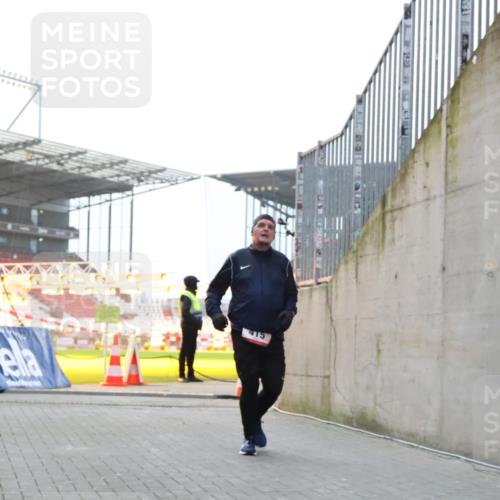 08.12.2024 - St. Pauli X-Mass-Run No. 14 H.Heesch http://msf.ph/oto/7489998 08.12.2024 09:56:18 Ziel 438, 1946, 2911, 3094, 415 meine-sportfotos.de