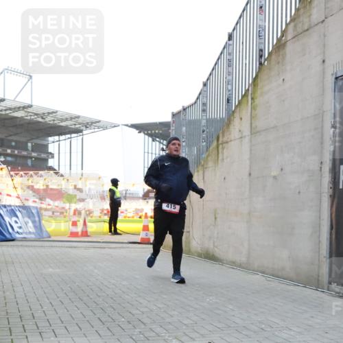 08.12.2024 - St. Pauli X-Mass-Run No. 14 H.Heesch http://msf.ph/oto/7490029 08.12.2024 09:56:18 Ziel 438, 1946, 2911, 3094, 415 meine-sportfotos.de