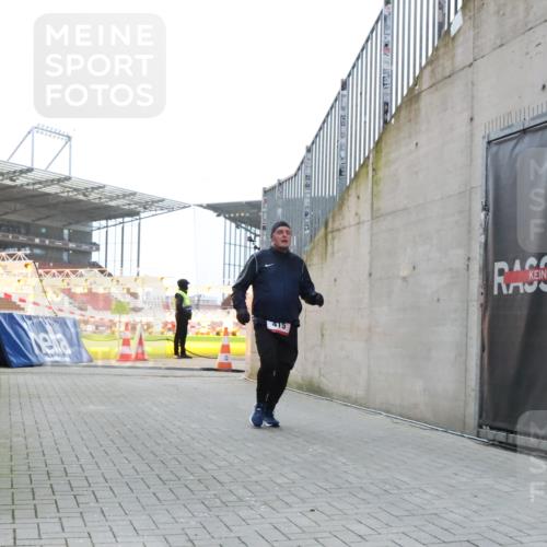 08.12.2024 - St. Pauli X-Mass-Run No. 14 H.Heesch http://msf.ph/oto/7490042 08.12.2024 09:56:18 Ziel 438, 1946, 2911, 3094, 415 meine-sportfotos.de