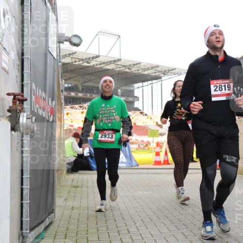 08.12.2024 - St. Pauli X-Mass-Run No. 14 H.Heesch http://msf.ph/oto/7490058 08.12.2024 10:04:21 Ziel 1565, 1678, 1788, 2219, 2819, 2933, 2948, 2955, 3071, 3082, 3169, 3179, 3180, 815, 1565, 1788, 1870, 2819, 2933 meine-sportfotos.de