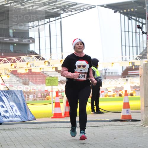 08.12.2024 - St. Pauli X-Mass-Run No. 14 H.Heesch http://msf.ph/oto/7490128 08.12.2024 10:04:31 Ziel 815, 1565, 1788, 1870, 2819, 2933, 3071, 1421, 2604 meine-sportfotos.de