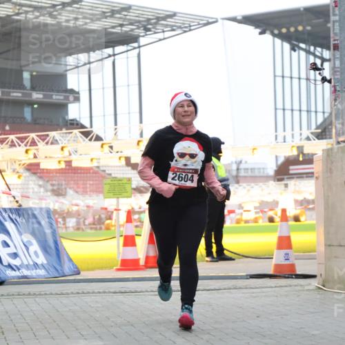 08.12.2024 - St. Pauli X-Mass-Run No. 14 H.Heesch http://msf.ph/oto/7490133 08.12.2024 10:04:31 Ziel 815, 1565, 1788, 1870, 2819, 2933, 3071, 1421, 2604 meine-sportfotos.de