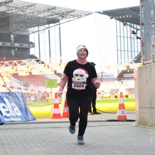 08.12.2024 - St. Pauli X-Mass-Run No. 14 H.Heesch http://msf.ph/oto/7490144 08.12.2024 10:04:31 Ziel 815, 1565, 1788, 1870, 2819, 2933, 3071, 1421, 2604 meine-sportfotos.de