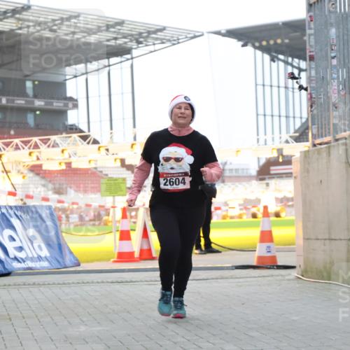 08.12.2024 - St. Pauli X-Mass-Run No. 14 H.Heesch http://msf.ph/oto/7490151 08.12.2024 10:04:31 Ziel 815, 1565, 1788, 1870, 2819, 2933, 3071, 1421, 2604 meine-sportfotos.de