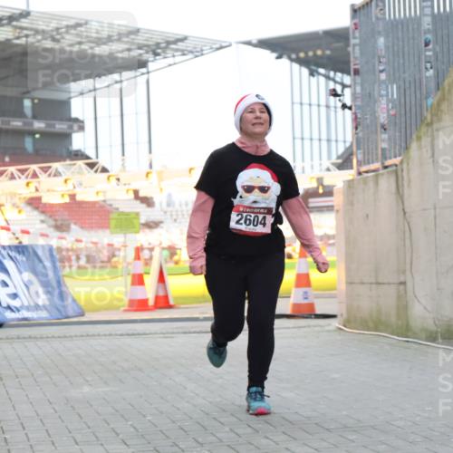08.12.2024 - St. Pauli X-Mass-Run No. 14 H.Heesch http://msf.ph/oto/7490170 08.12.2024 10:04:32 Ziel 815, 1565, 1788, 1870, 2604, 2819, 2933, 3071, 1421, 2604, 3008 meine-sportfotos.de