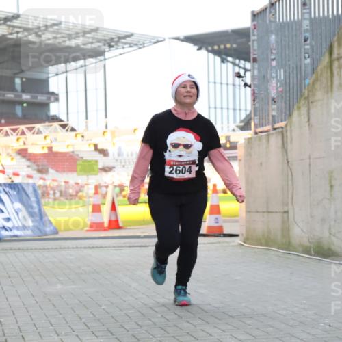 08.12.2024 - St. Pauli X-Mass-Run No. 14 H.Heesch http://msf.ph/oto/7490173 08.12.2024 10:04:32 Ziel 815, 1565, 1788, 1870, 2604, 2819, 2933, 3071, 1421, 2604, 3008 meine-sportfotos.de