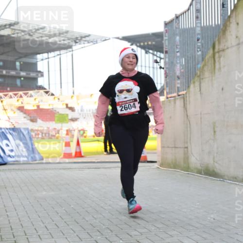 08.12.2024 - St. Pauli X-Mass-Run No. 14 H.Heesch http://msf.ph/oto/7490188 08.12.2024 10:04:32 Ziel 815, 1565, 1788, 1870, 2604, 2819, 2933, 3071, 1421, 2604, 3008 meine-sportfotos.de