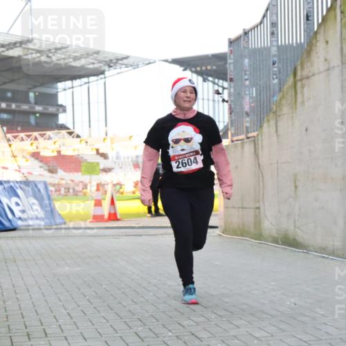 08.12.2024 - St. Pauli X-Mass-Run No. 14 H.Heesch http://msf.ph/oto/7490194 08.12.2024 10:04:32 Ziel 815, 1565, 1788, 1870, 2604, 2819, 2933, 3071, 1421, 2604, 3008 meine-sportfotos.de