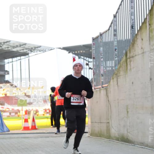 08.12.2024 - St. Pauli X-Mass-Run No. 14 H.Heesch http://msf.ph/oto/7490195 08.12.2024 09:56:32 Ziel 415, 1852, 799, 3256, 3261 meine-sportfotos.de