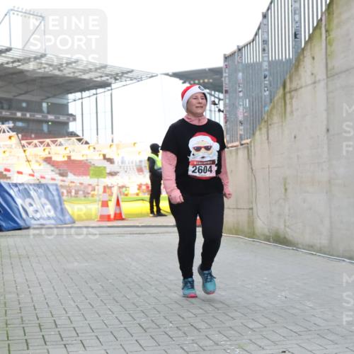 08.12.2024 - St. Pauli X-Mass-Run No. 14 H.Heesch http://msf.ph/oto/7490205 08.12.2024 10:04:32 Ziel 815, 1565, 1788, 1870, 2604, 2819, 2933, 3071, 1421, 2604, 3008 meine-sportfotos.de